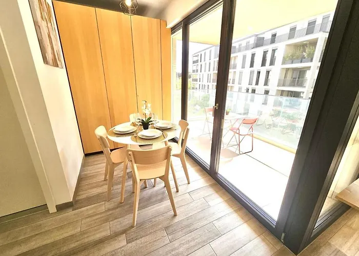 Cozy With Sunny Terrace-chiny3 Apartment *