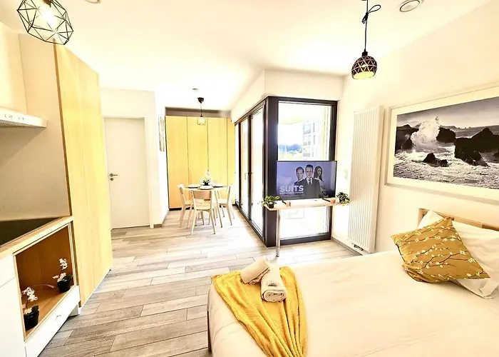 Apartment Cozy With Sunny Terrace-chiny3