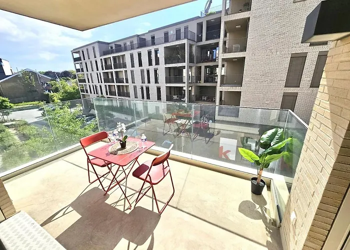 Cozy With Sunny Terrace-chiny3